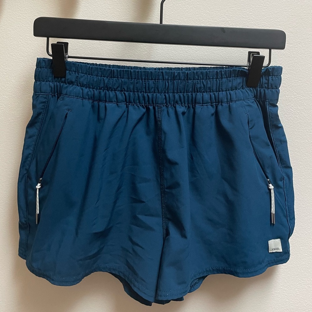 Vuori Dash Shorts Size Small Teal/Blue